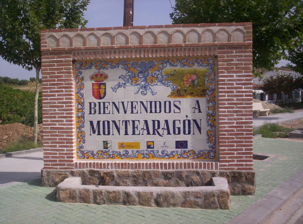 Hostal La Aldaba Hotel Montearagon Exterior foto
